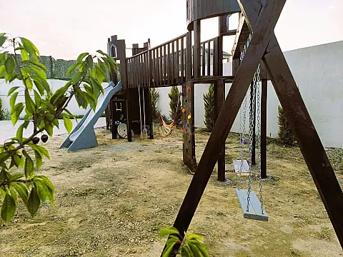 Satılır 7 otaqlı həyət evi 272 m²