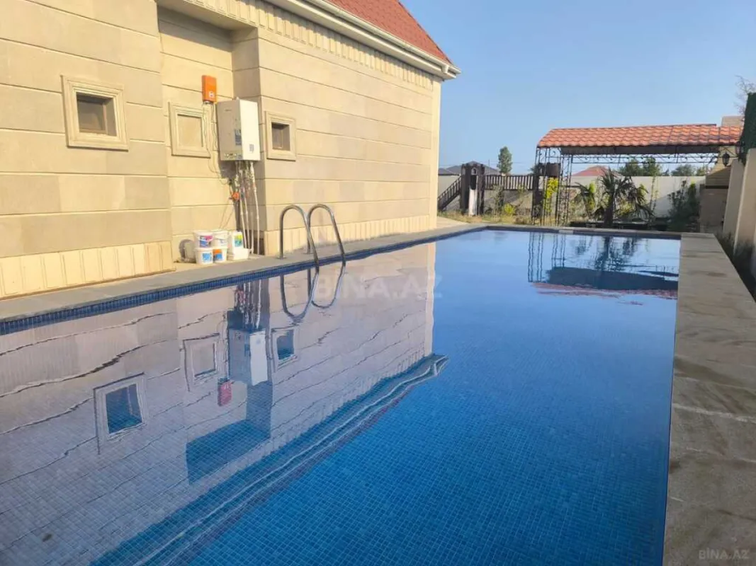 Satılır 7 otaqlı həyət evi 272 m²