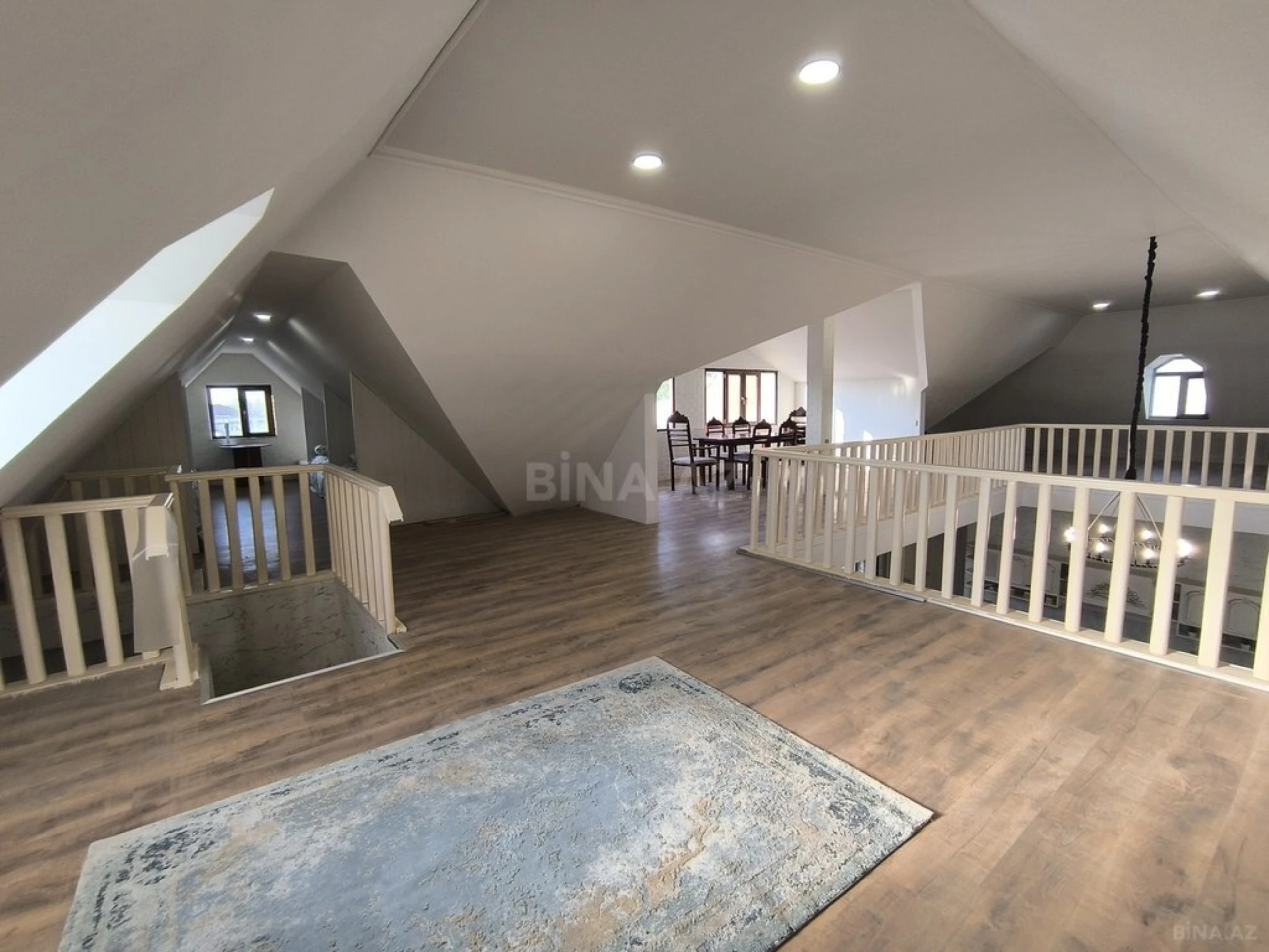 Satılır 7 otaqlı həyət evi 272 m²