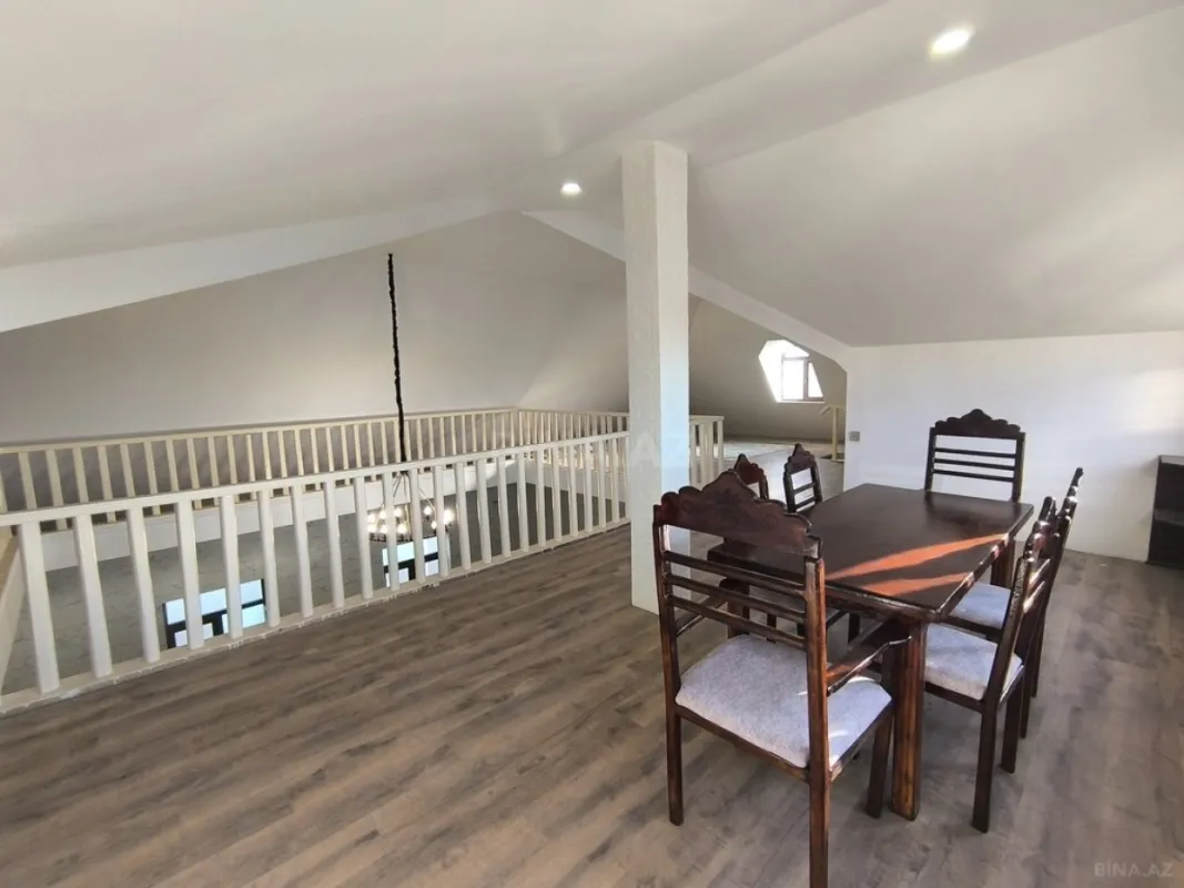 Satılır 7 otaqlı həyət evi 272 m²