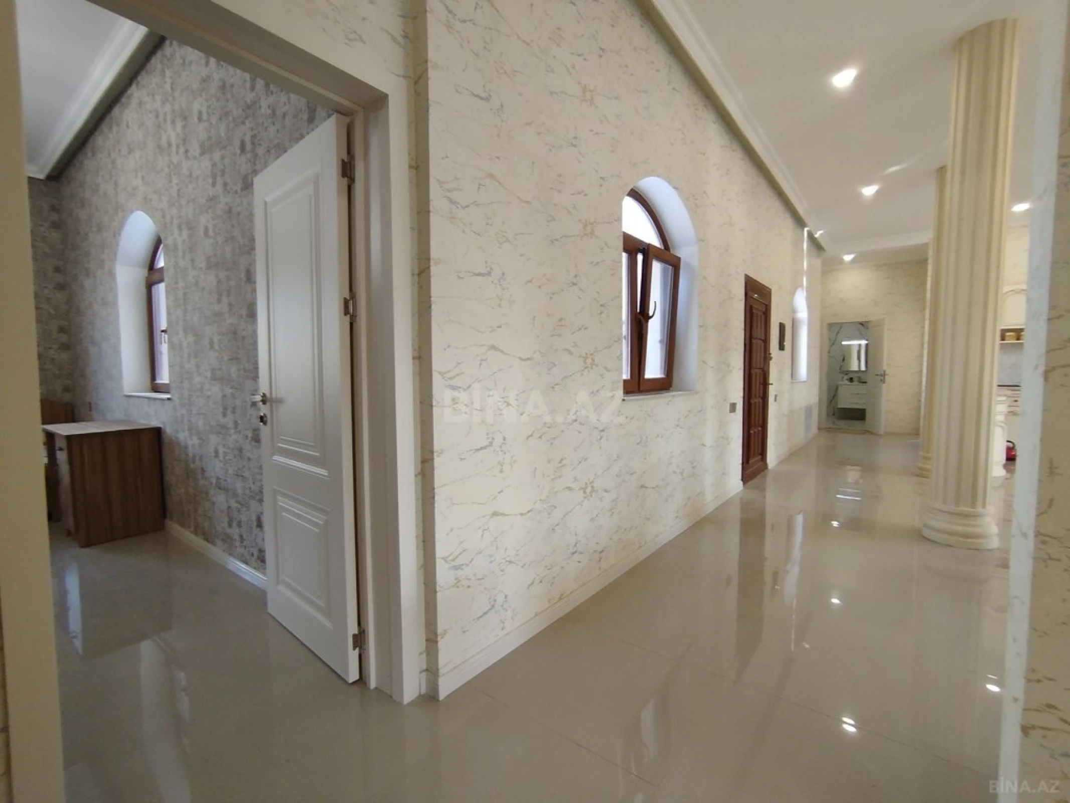 Satılır 7 otaqlı həyət evi 272 m²