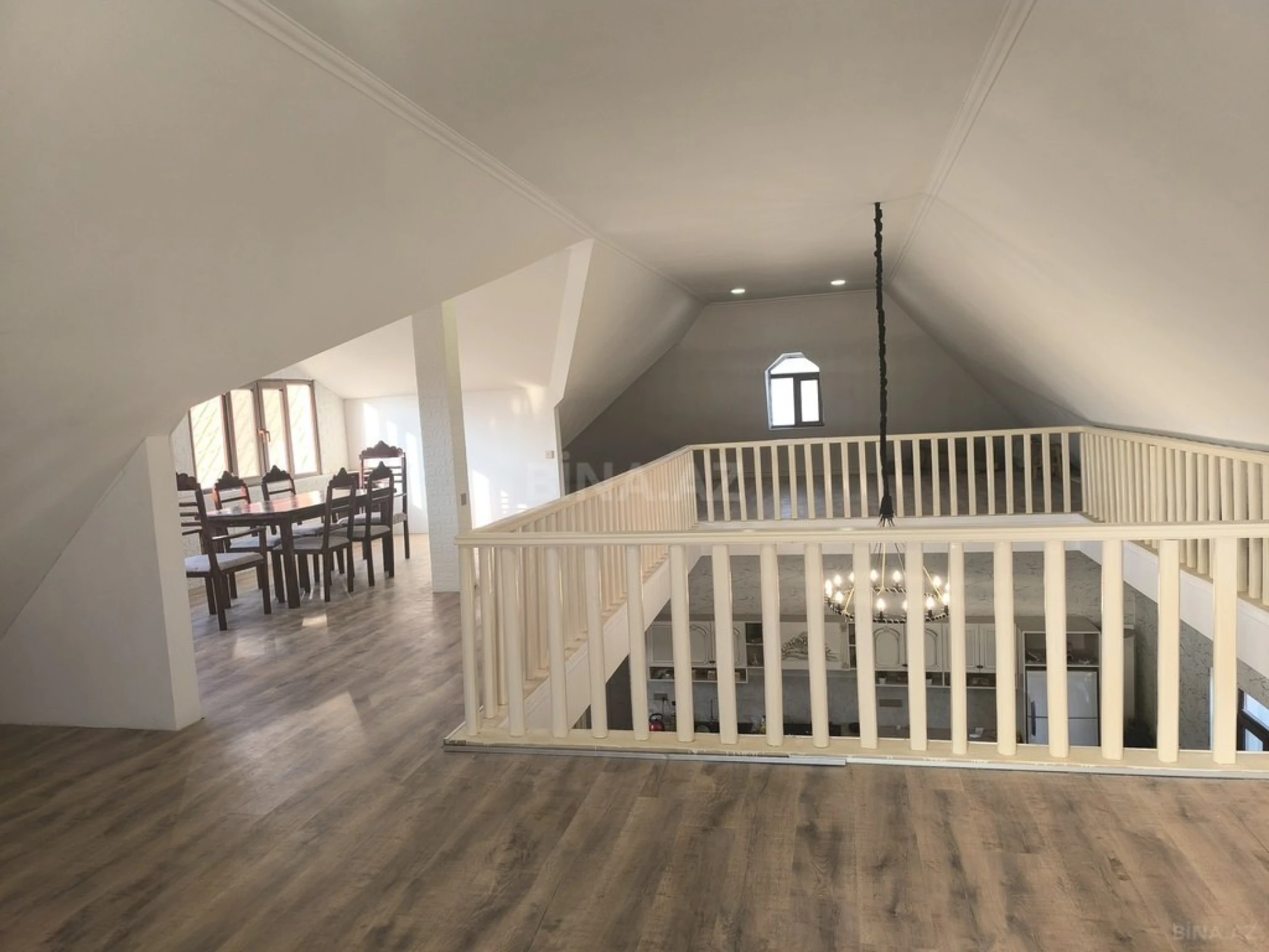 Satılır 7 otaqlı həyət evi 272 m²