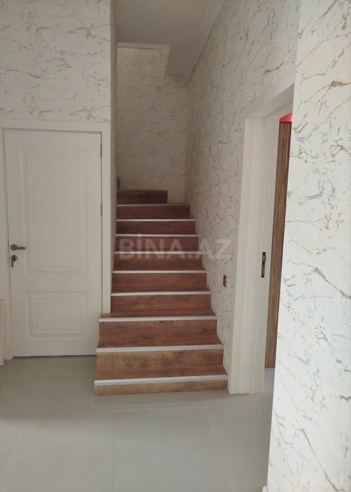 Satılır 7 otaqlı həyət evi 272 m²