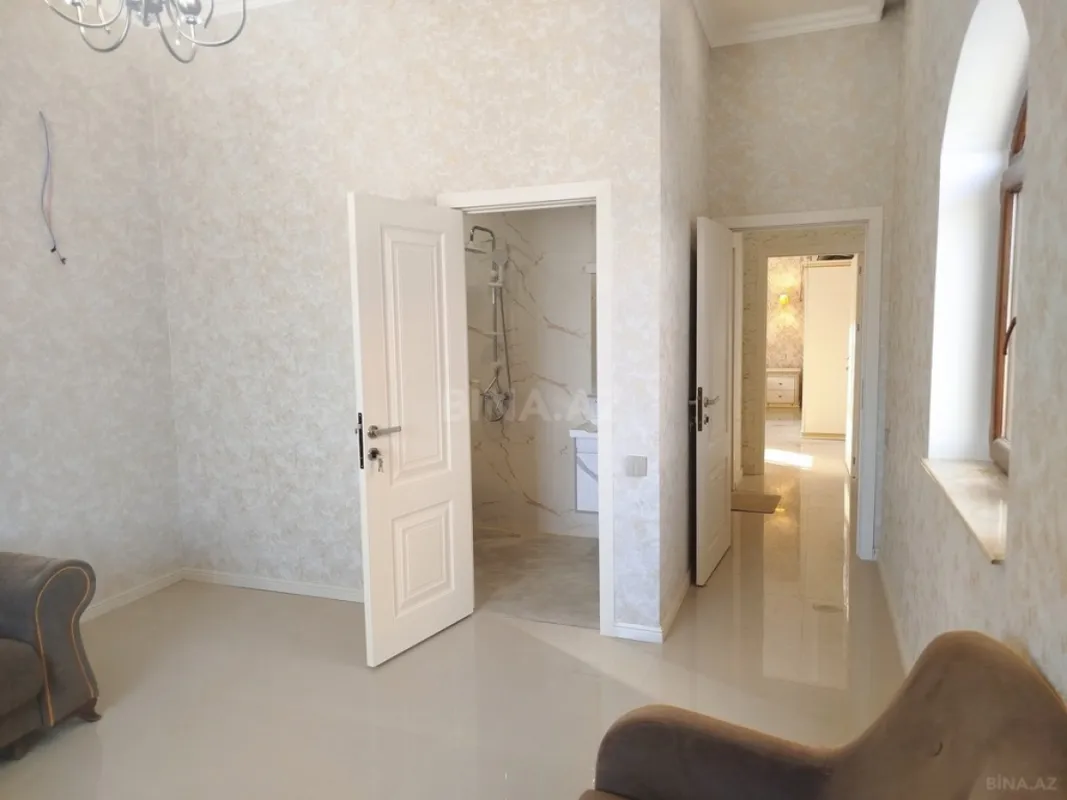 Satılır 7 otaqlı həyət evi 272 m²