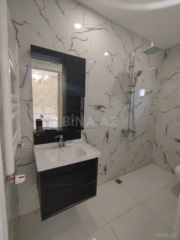 Satılır 7 otaqlı həyət evi 272 m²