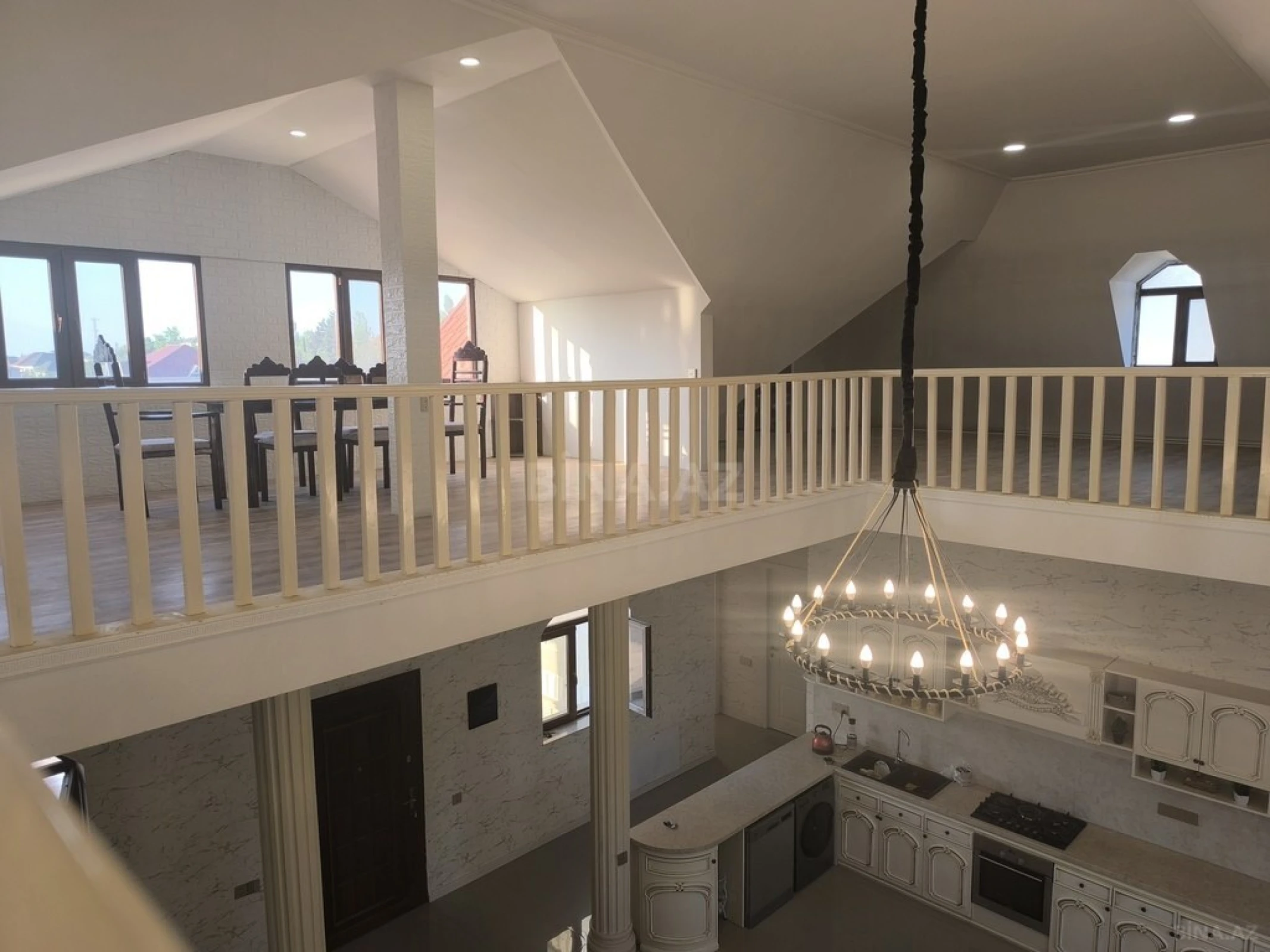 Satılır 7 otaqlı həyət evi 272 m²