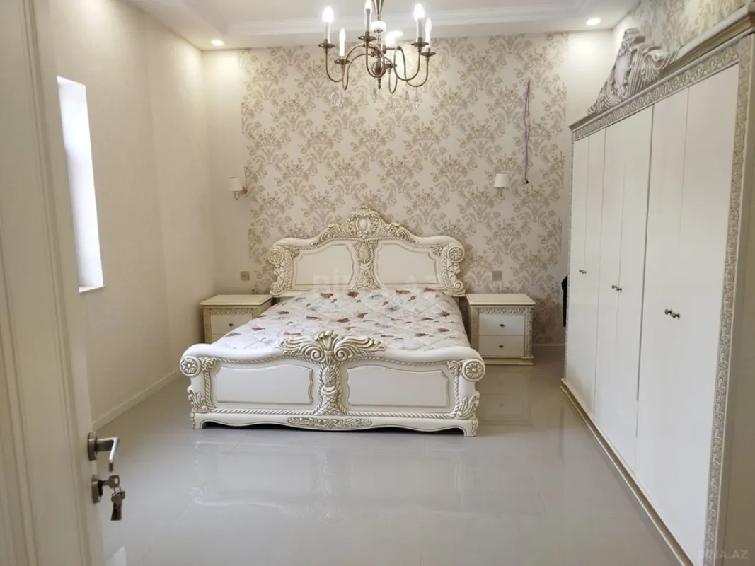 Satılır 7 otaqlı həyət evi 272 m²
