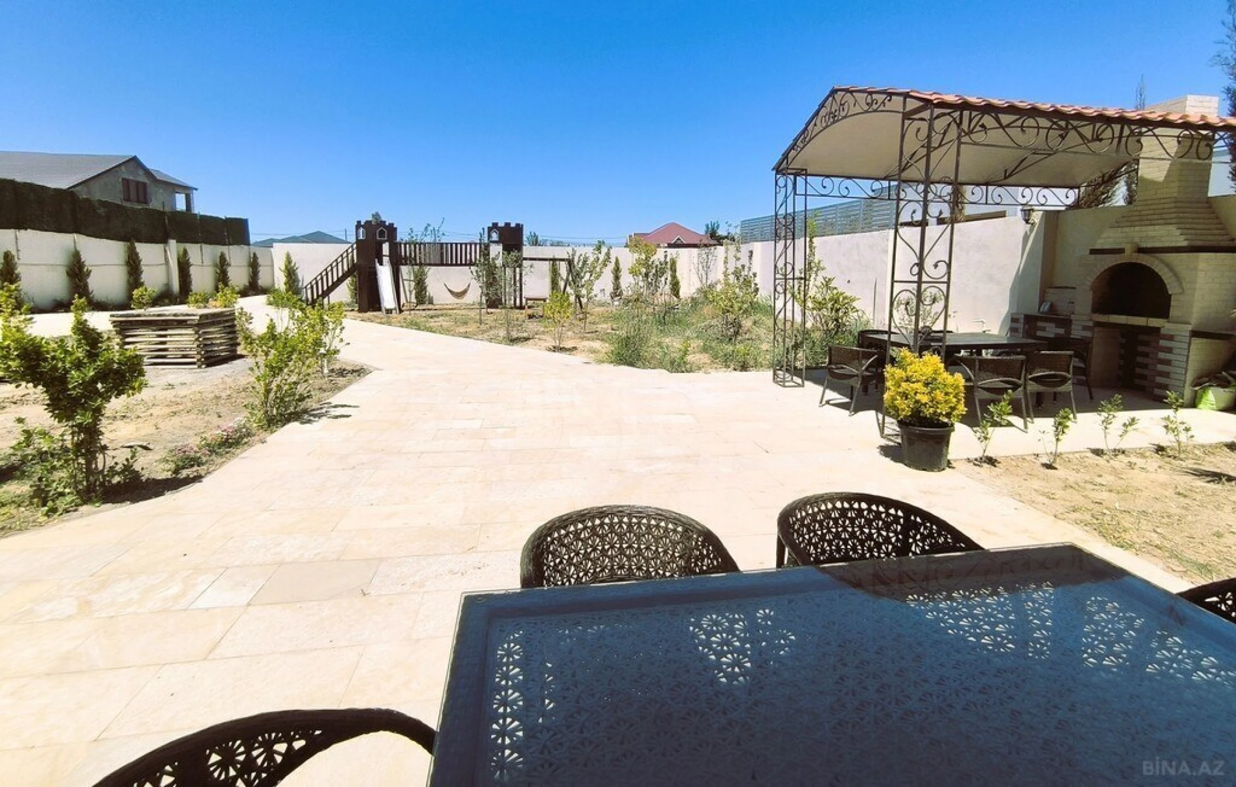 Satılır 7 otaqlı həyət evi 272 m²