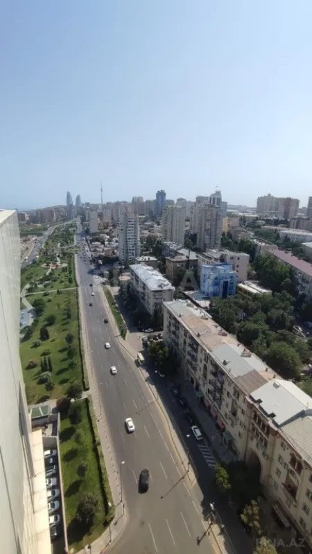 Satılır obyekt 323.6 m²