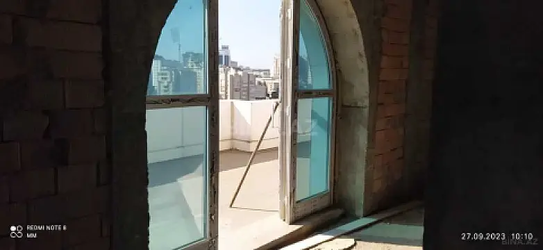 Satılır obyekt 323.6 m²