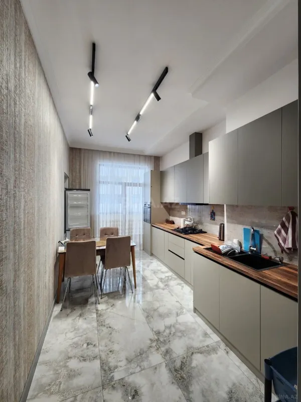 Kirayə verilir 2 otaqlı mənzil 100 m²