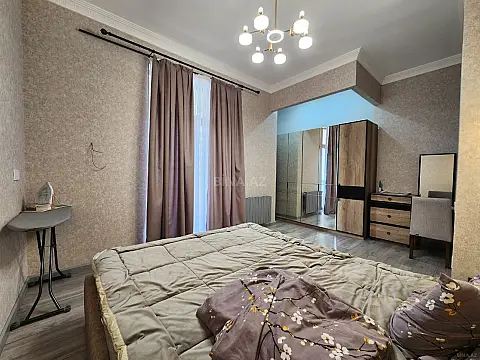 Kirayə verilir 2 otaqlı mənzil 100 m²