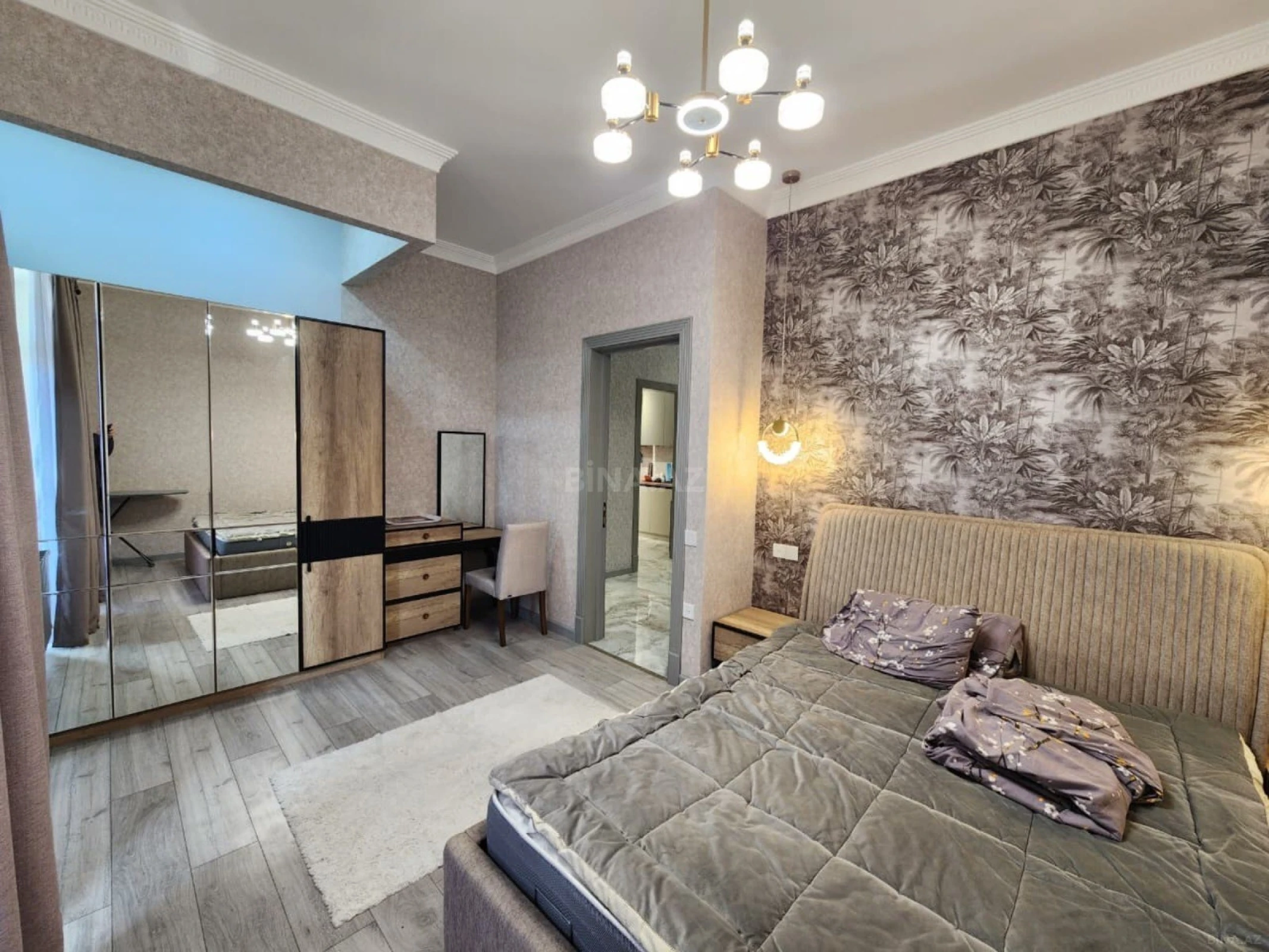 Kirayə verilir 2 otaqlı mənzil 100 m²