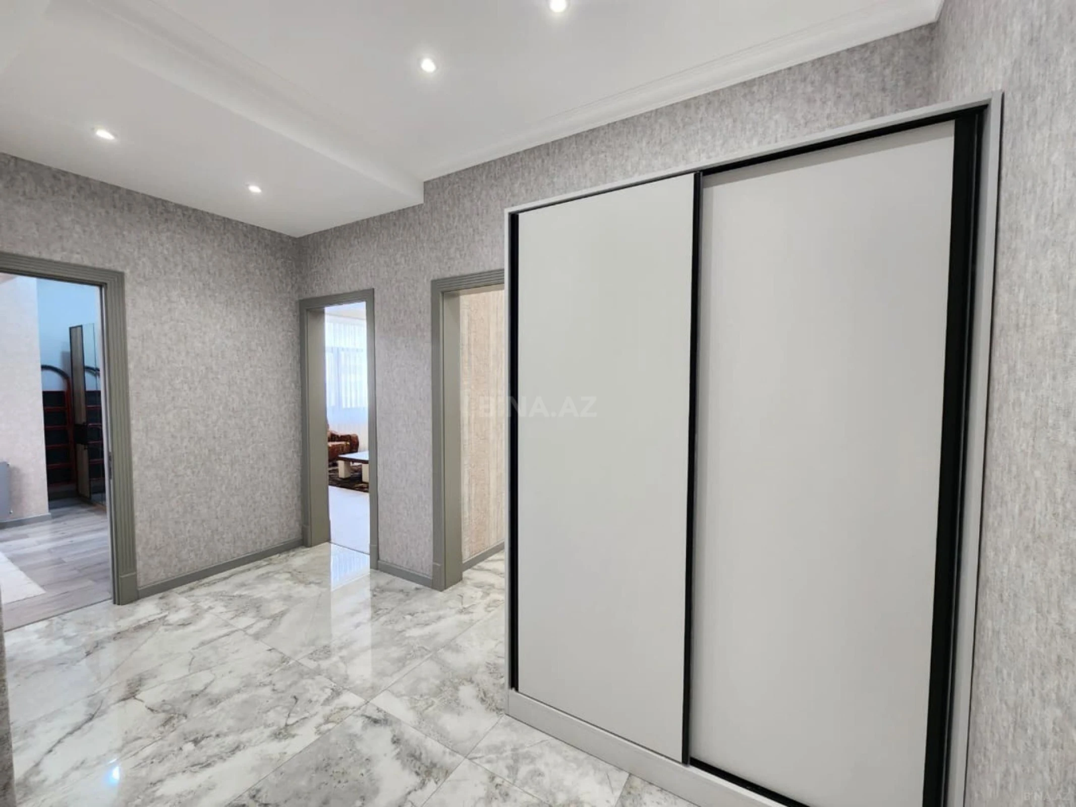 Kirayə verilir 2 otaqlı mənzil 100 m²