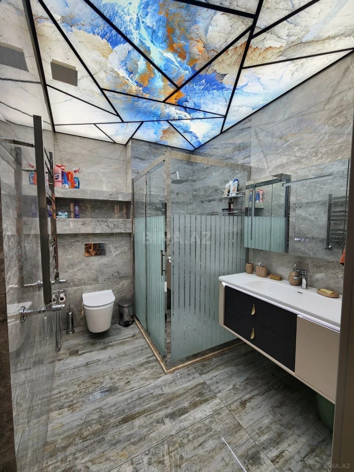 Kirayə verilir 2 otaqlı mənzil 100 m²