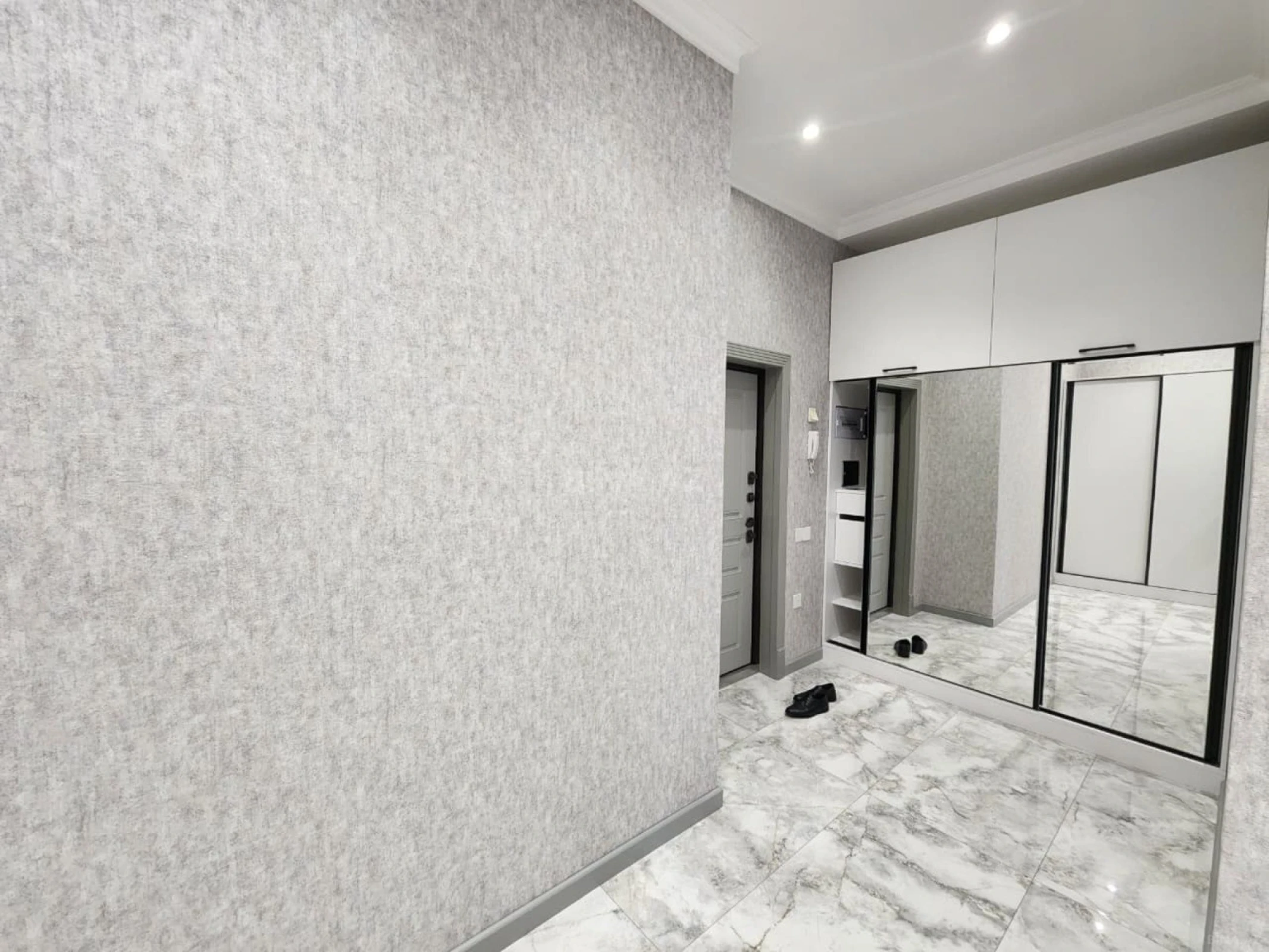 Kirayə verilir 2 otaqlı mənzil 100 m²