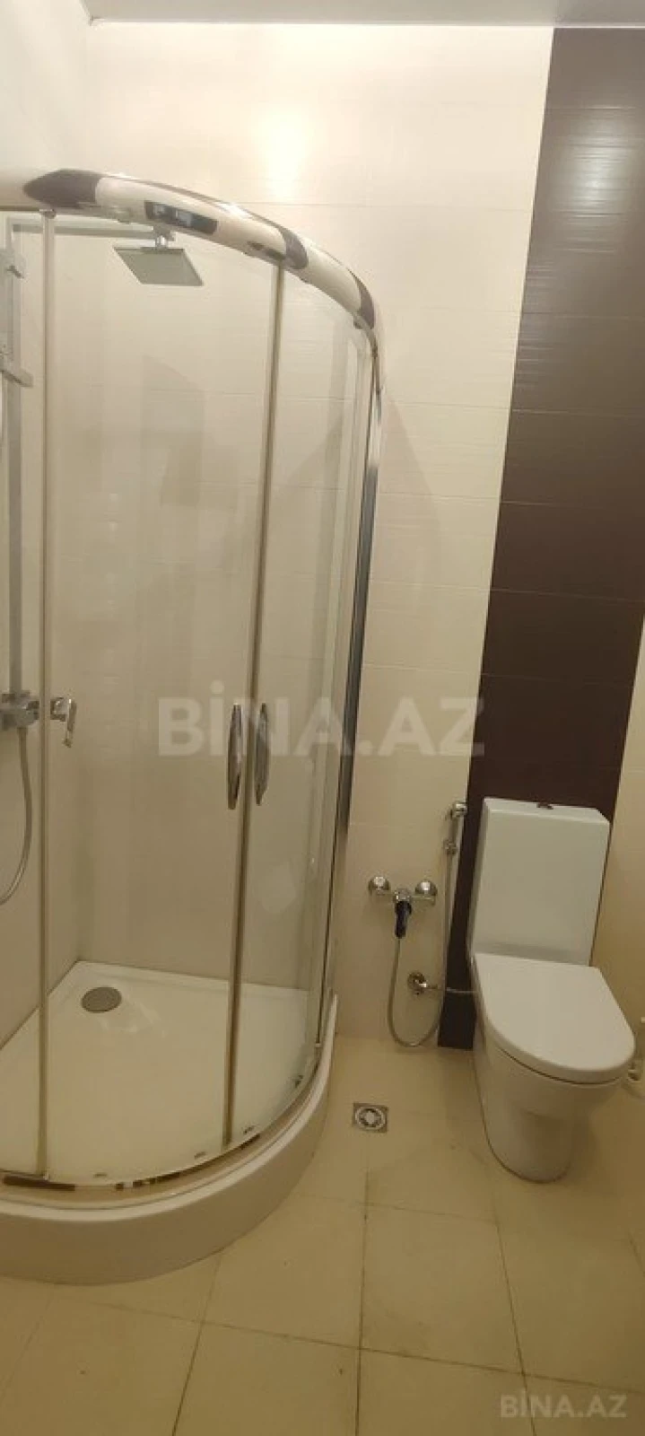 Satılır 3 otaqlı mənzil 138 m²
