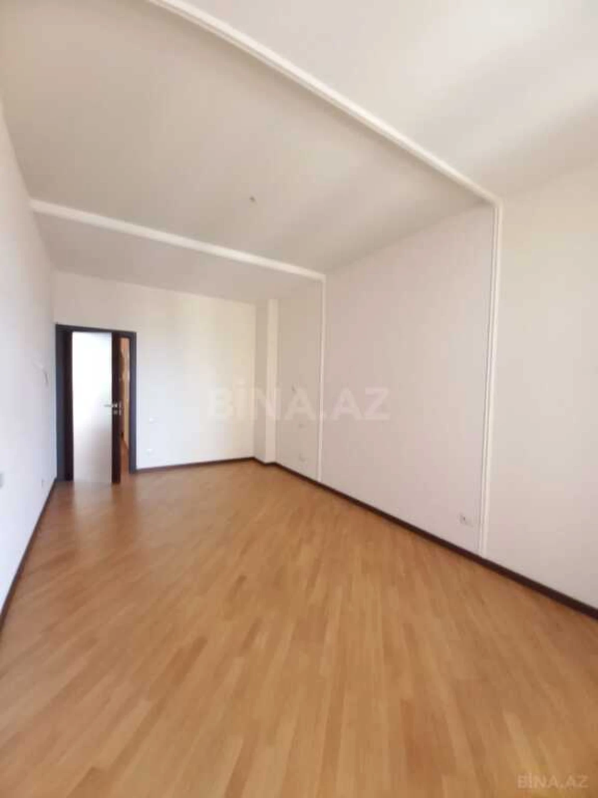 Satılır 3 otaqlı mənzil 138 m²