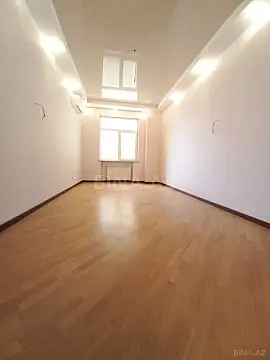 Satılır 3 otaqlı mənzil 138 m²