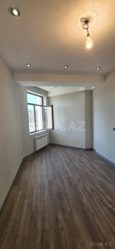 Satılır 3 otaqlı mənzil 136 m²