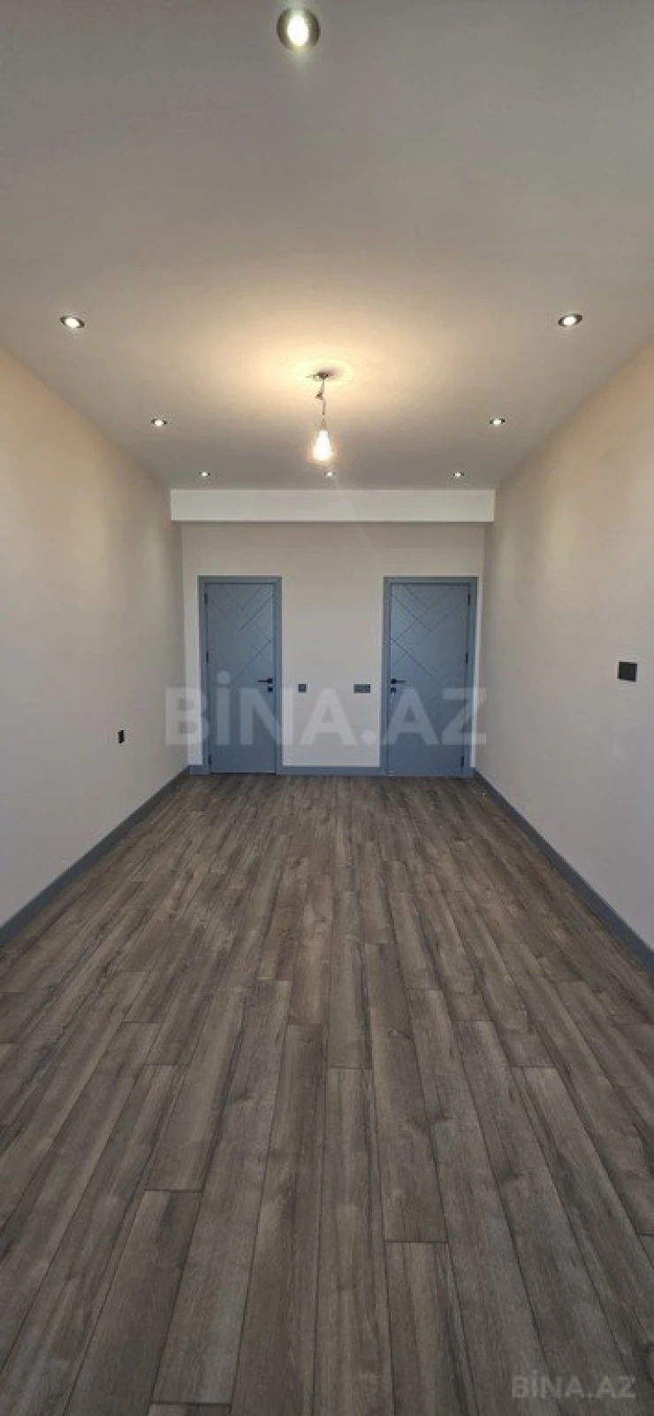 Satılır 3 otaqlı mənzil 136 m²