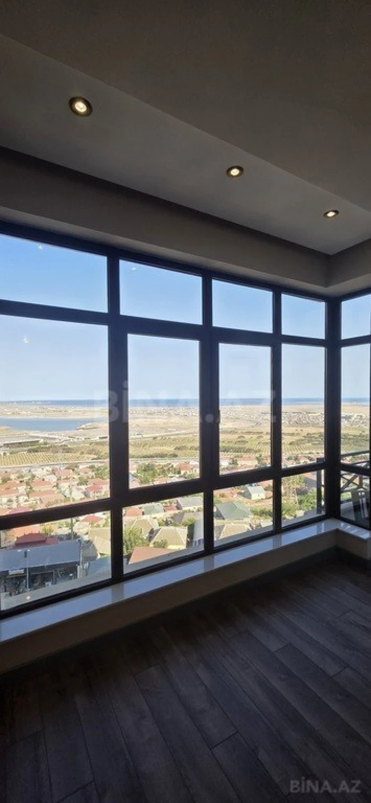 Satılır 3 otaqlı mənzil 136 m²