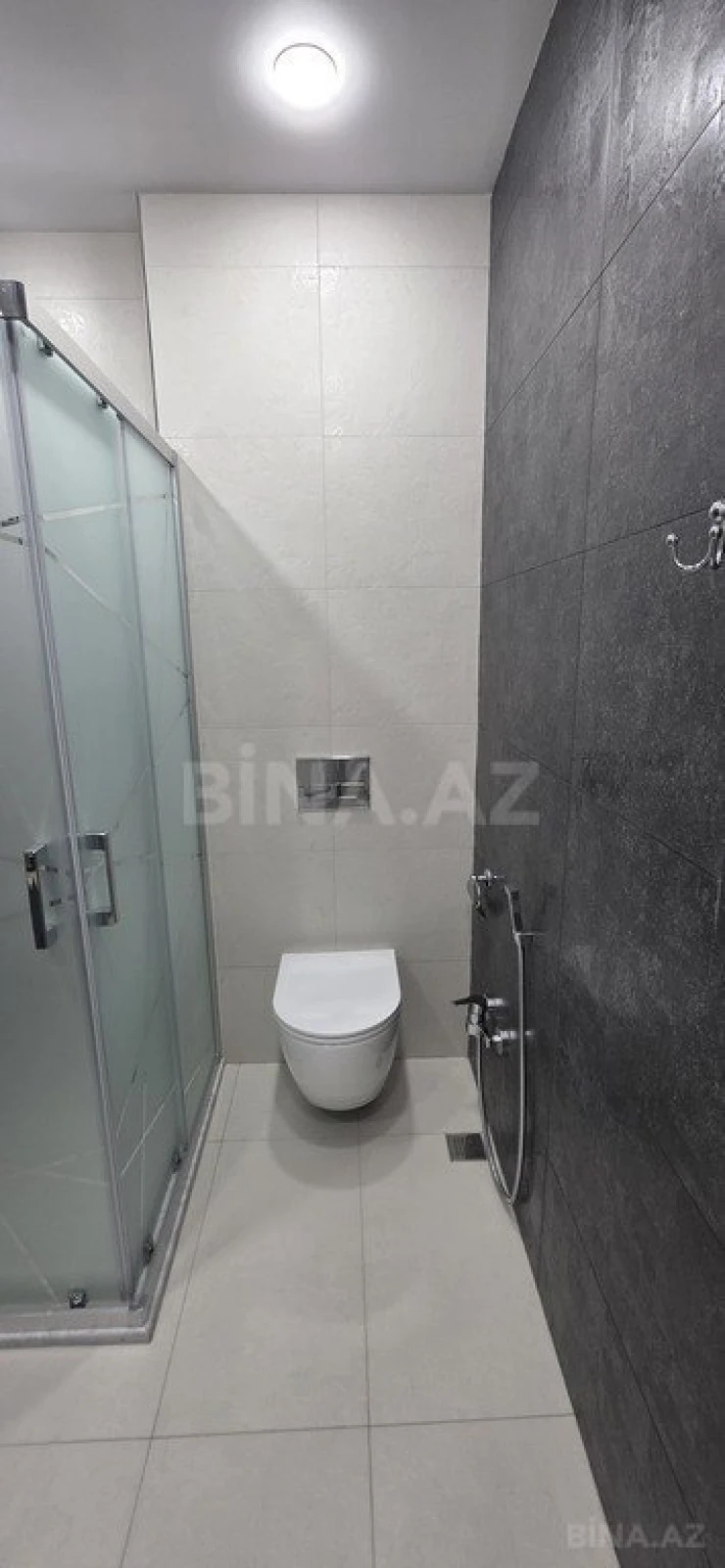 Satılır 3 otaqlı mənzil 136 m²