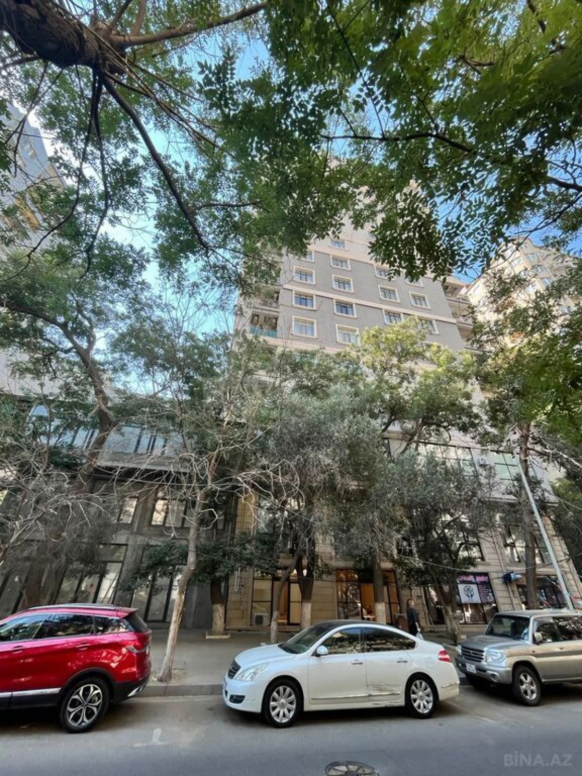 Satılır 2 otaqlı mənzil 117 m²