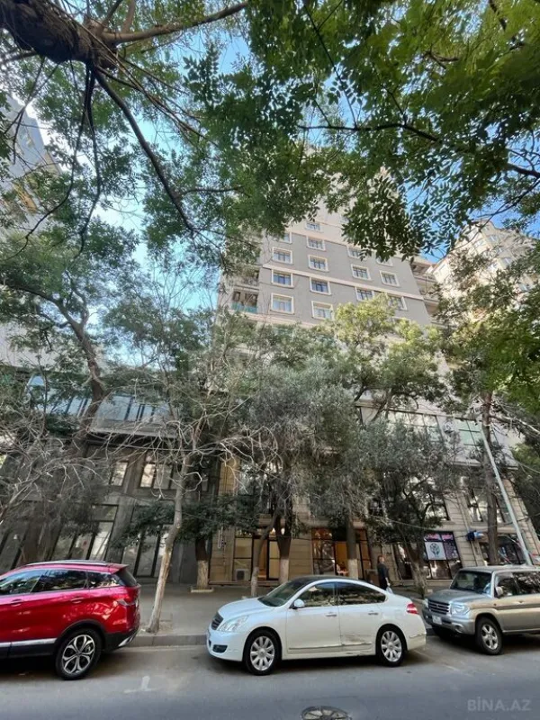 Satılır 2 otaqlı mənzil 117 m²