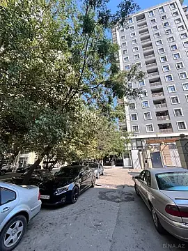 Satılır 2 otaqlı mənzil 117 m²