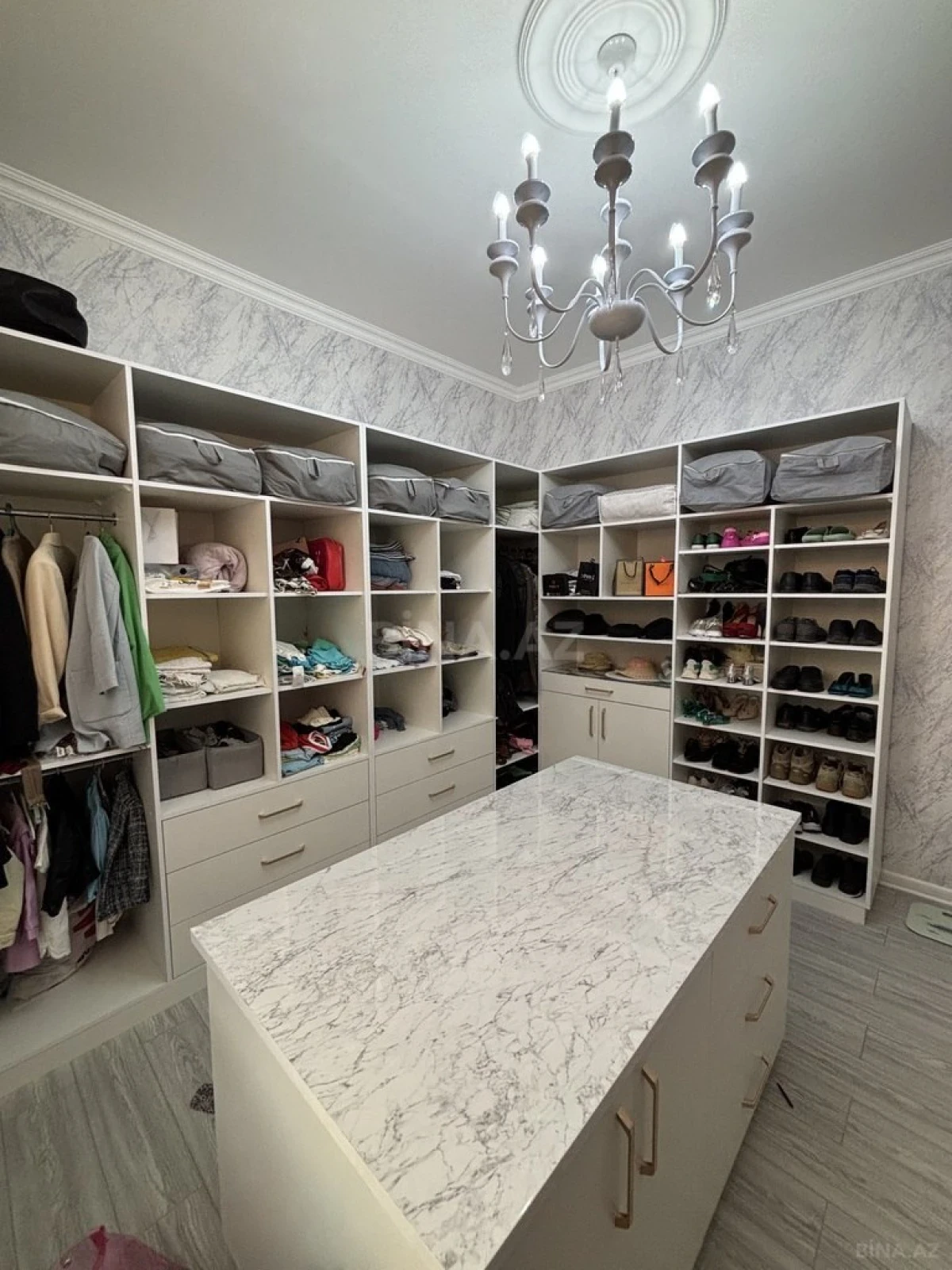 Satılır 6 otaqlı həyət evi 333 m²