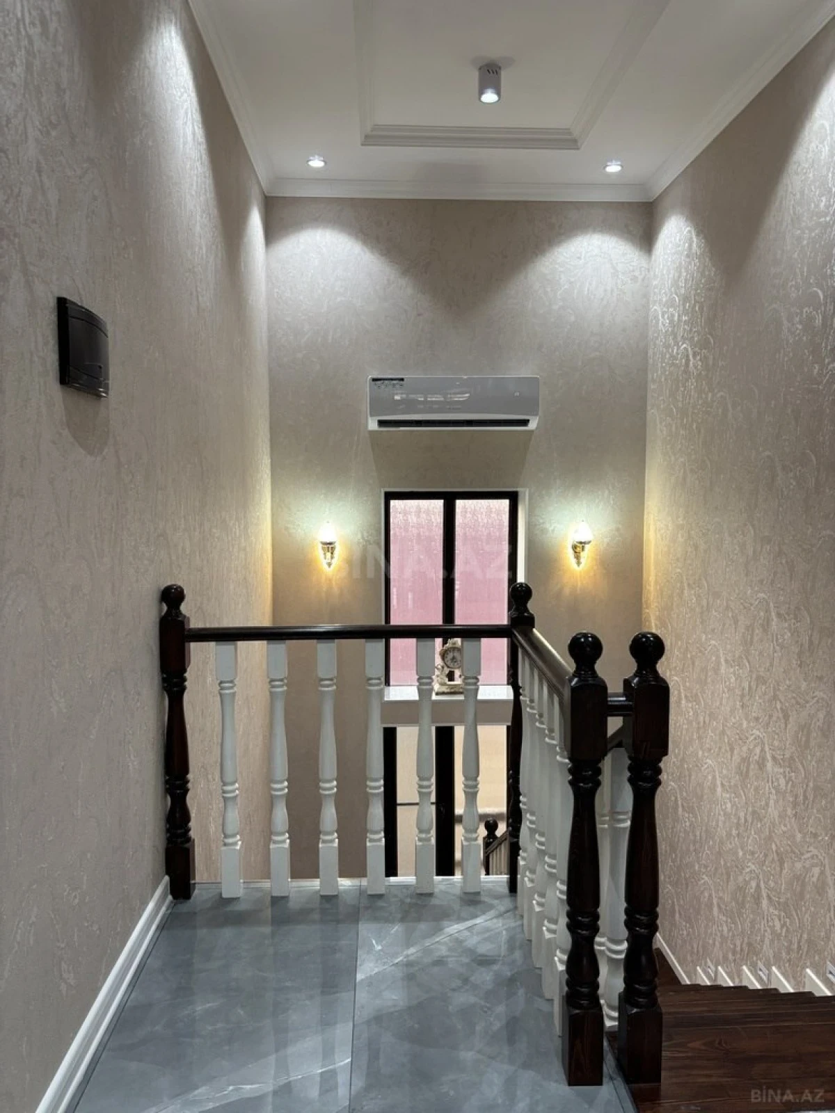Satılır 6 otaqlı həyət evi 333 m²