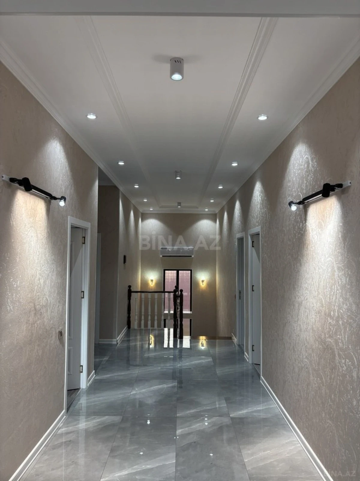 Satılır 6 otaqlı həyət evi 333 m²