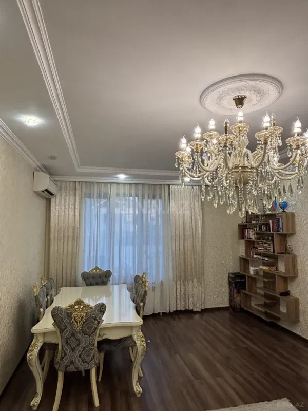 Satılır 6 otaqlı həyət evi 333 m²
