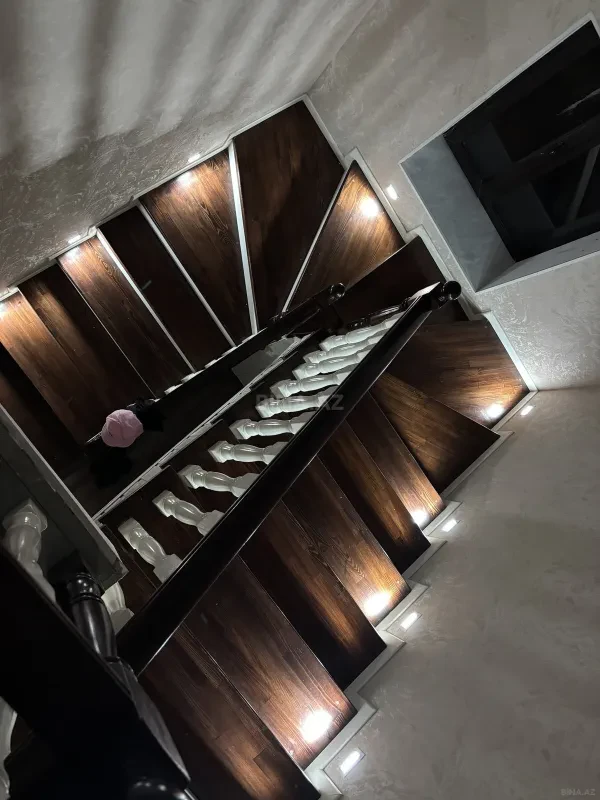 Satılır 6 otaqlı həyət evi 333 m²
