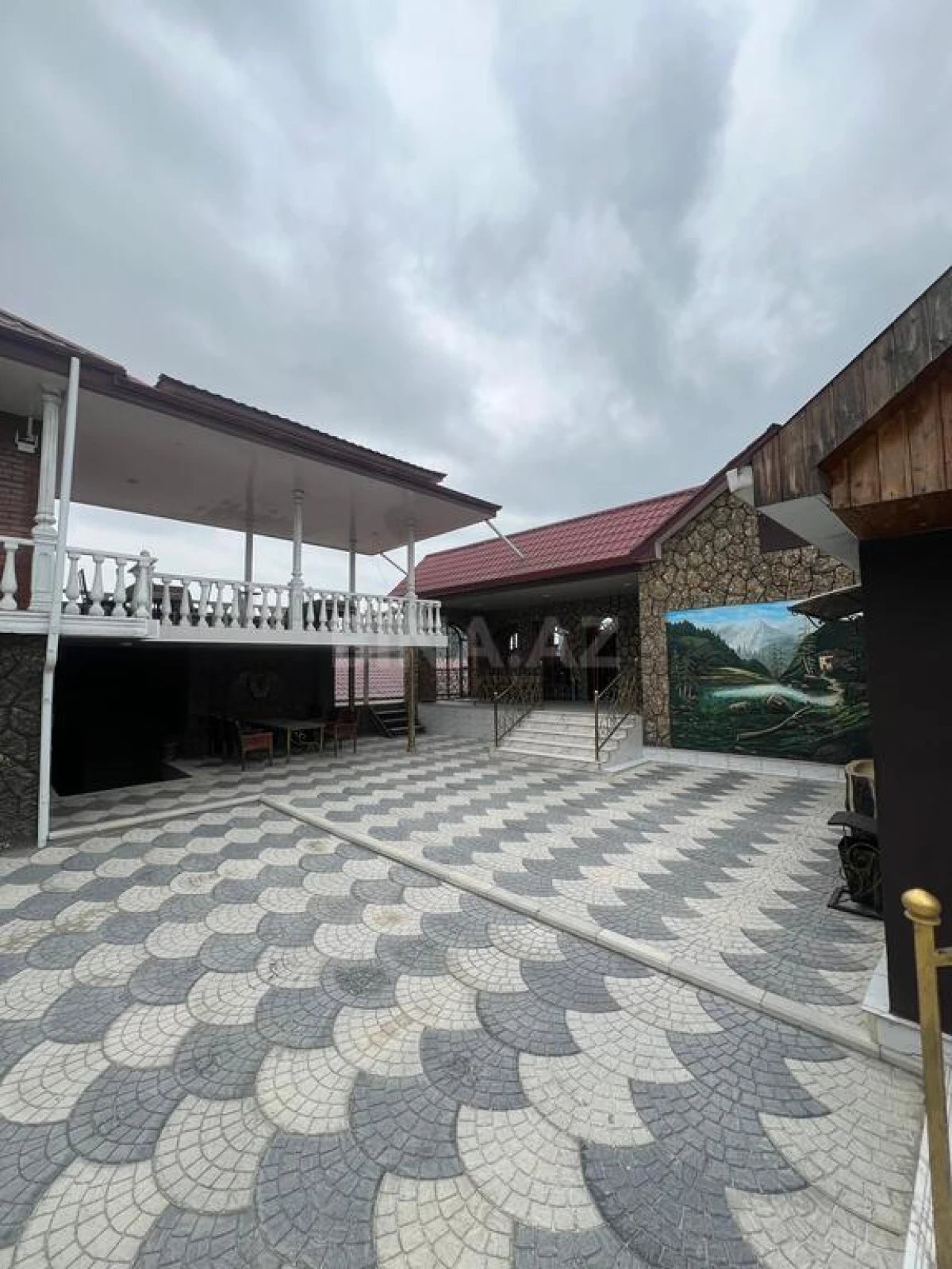 Satılır obyekt 2200 m²