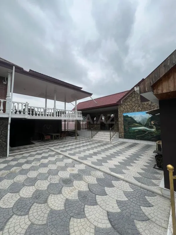 Satılır obyekt 2200 m²