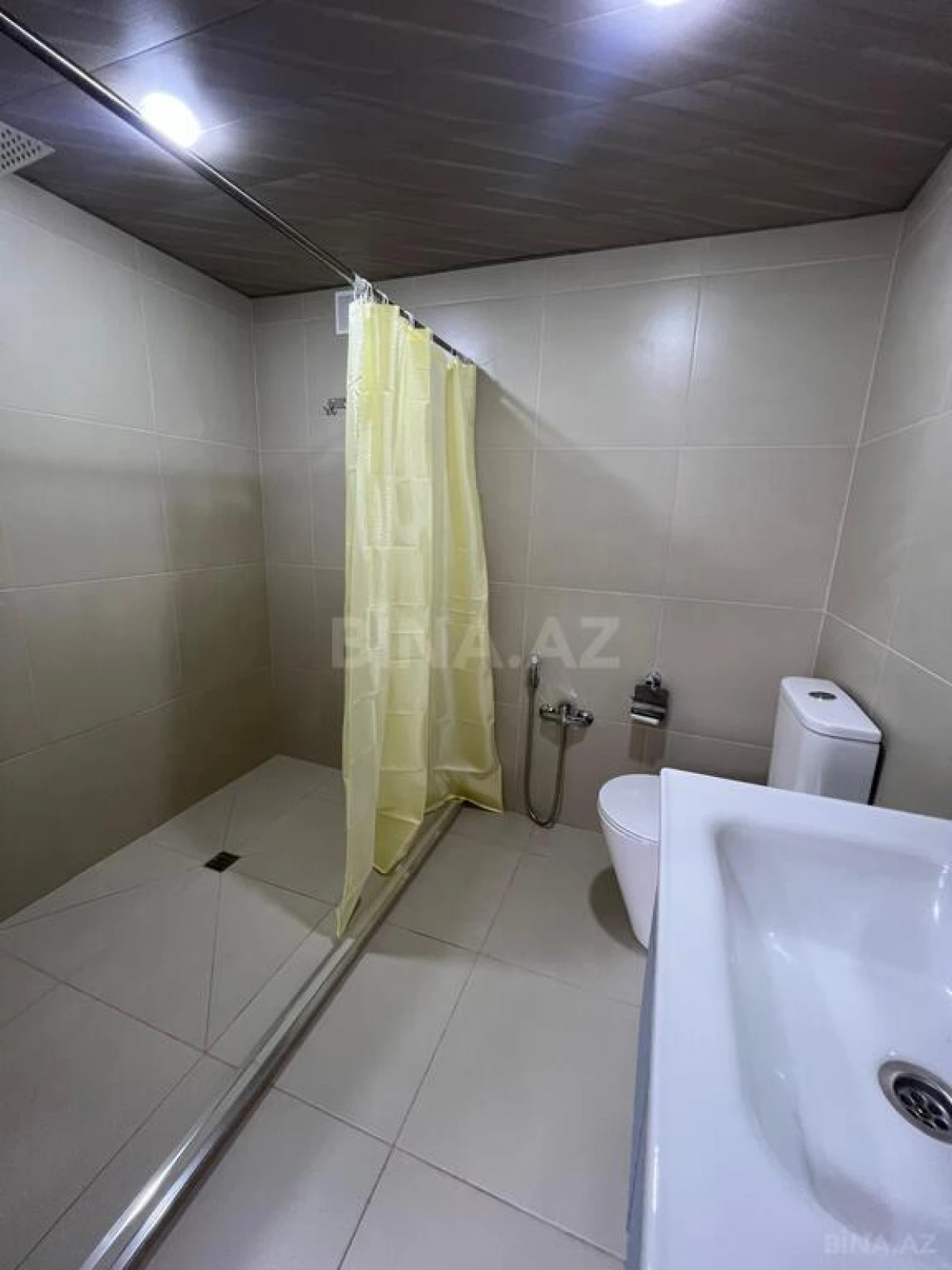 Satılır obyekt 2200 m²