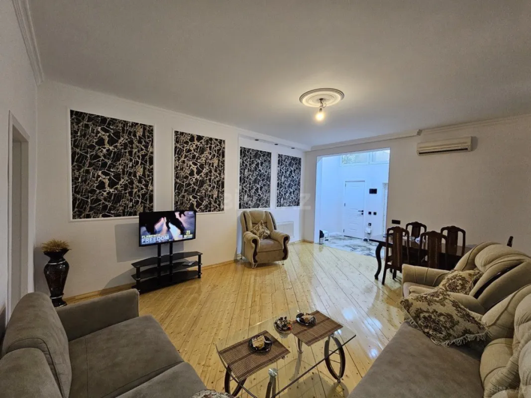 Satılır 2 otaqlı həyət evi 74 m²