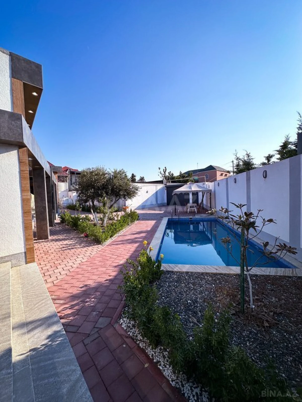 Satılır 4 otaqlı həyət evi 224 m²