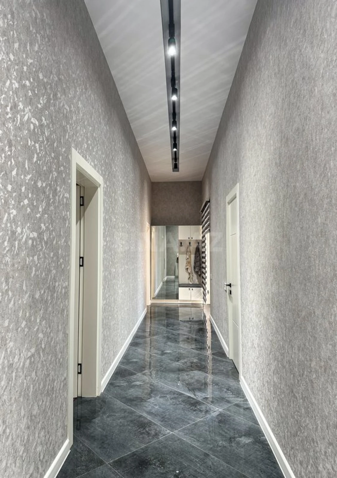 Satılır 4 otaqlı həyət evi 224 m²