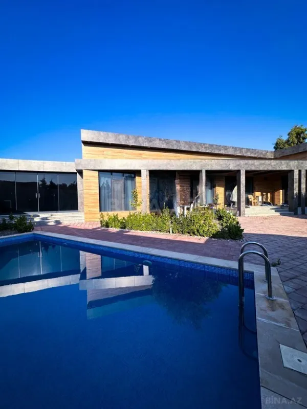 Satılır 4 otaqlı həyət evi 224 m²