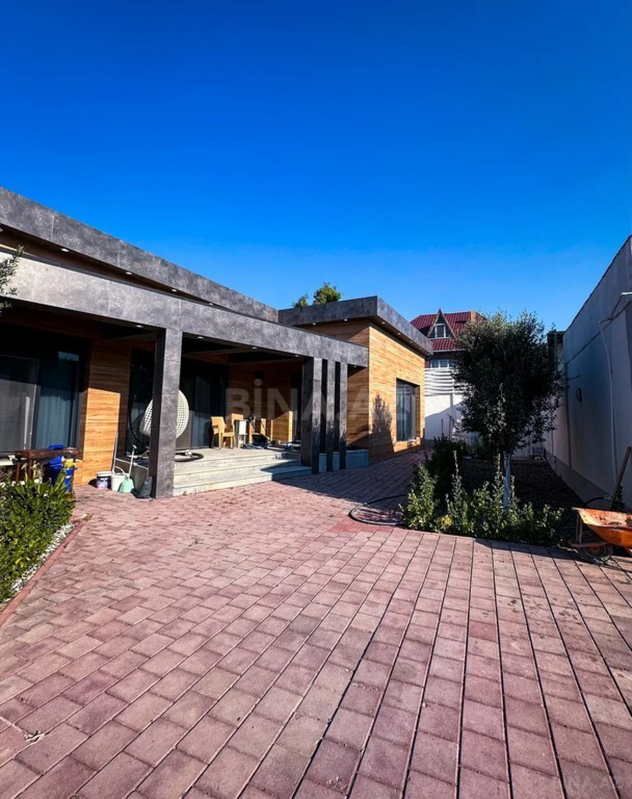 Satılır 4 otaqlı həyət evi 224 m²