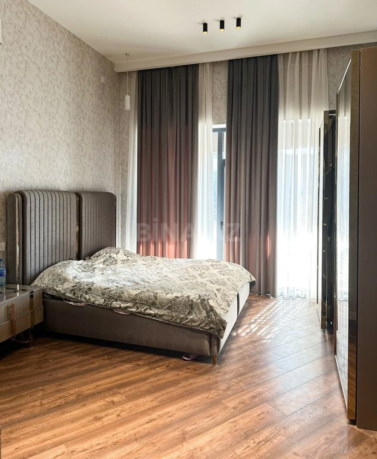 Satılır 4 otaqlı həyət evi 224 m²