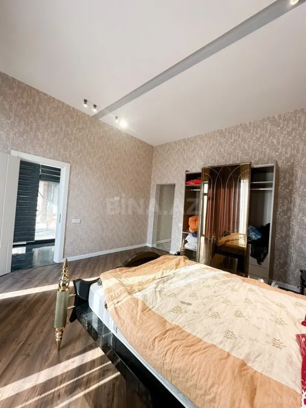 Satılır 4 otaqlı həyət evi 224 m²