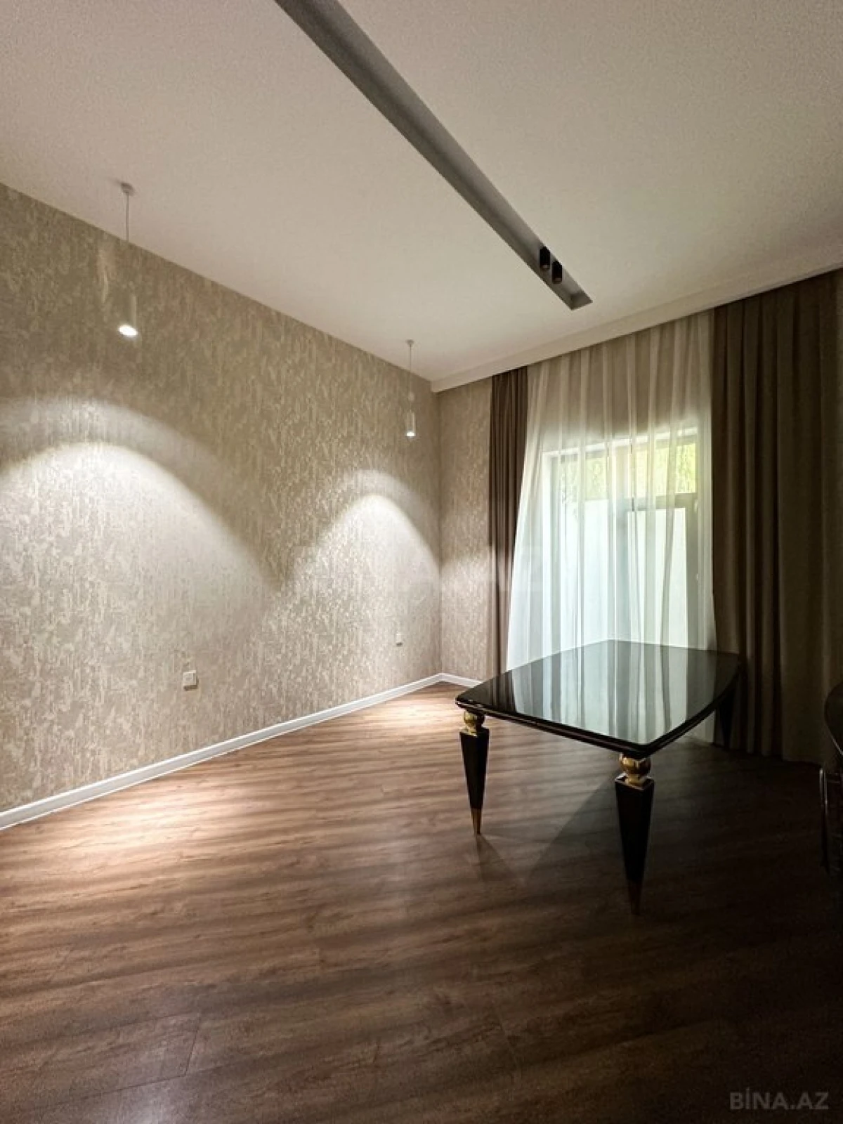 Satılır 4 otaqlı həyət evi 224 m²