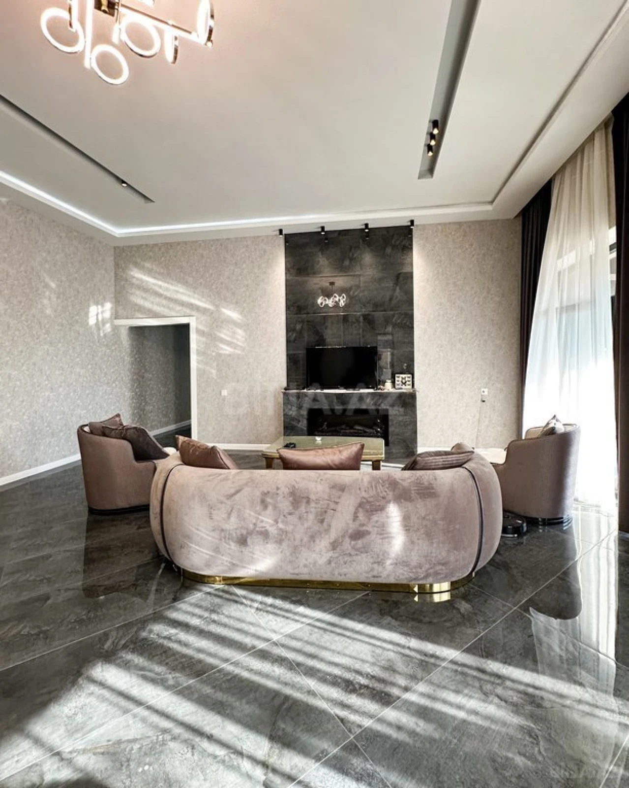 Satılır 4 otaqlı həyət evi 224 m²