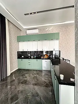 Satılır 4 otaqlı həyət evi 224 m²