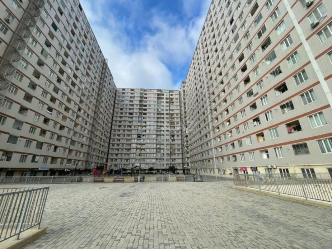 Satılır 3 otaqlı mənzil 125 m²