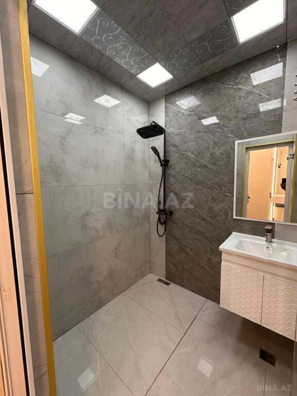 Satılır 3 otaqlı mənzil 65 m²